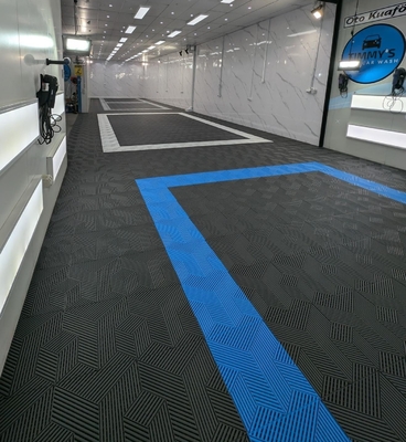 Piastrelle rigide per pavimenti da garage da 18 mm Piastrelle di pavimenti da garage in plastica dura da 2500 libbre