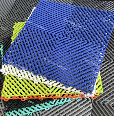 Piastrelle di polipropilene per garage resistenti all'acqua da 18 mm per palestre e laboratori