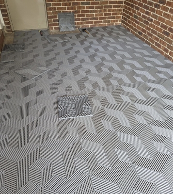 Pavimenti modulari anti-invecchiamento con rivestimento in poliuretano
